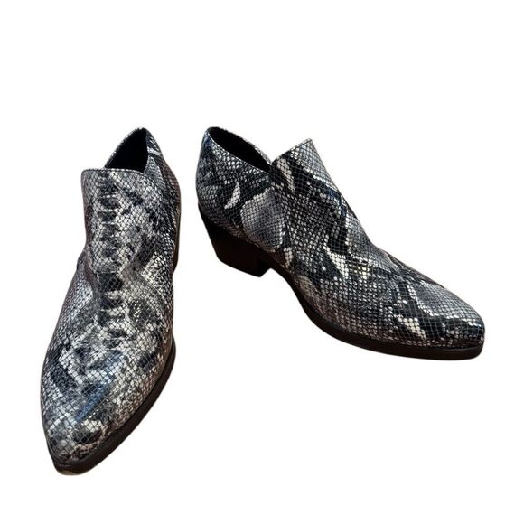 Intentionally Blank Black White Snakeskin Ankle Booties 10 - Picture 2 of 7